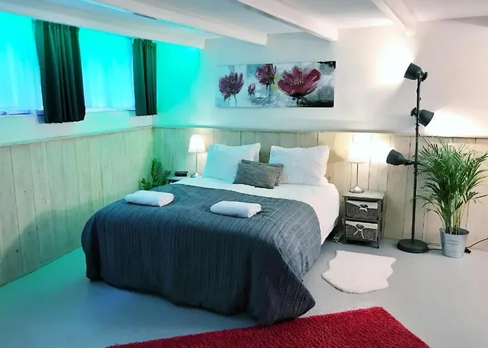 Amsterdam Home